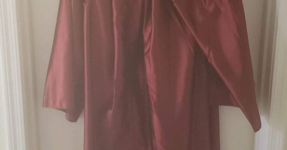 Tolleson Union High School Graduation Cap & Gown for 25 in Avondale