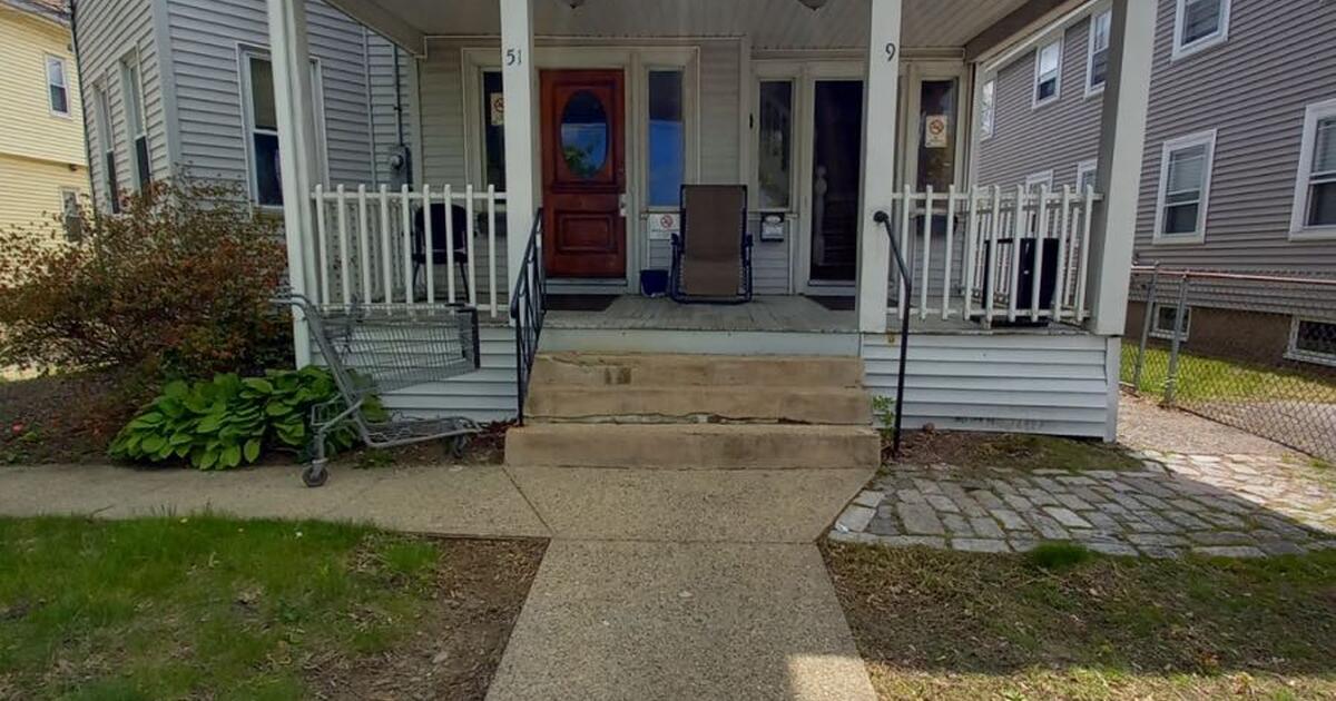 Room for rent in North Quincy. for 1200 in Milton, MA For Sale