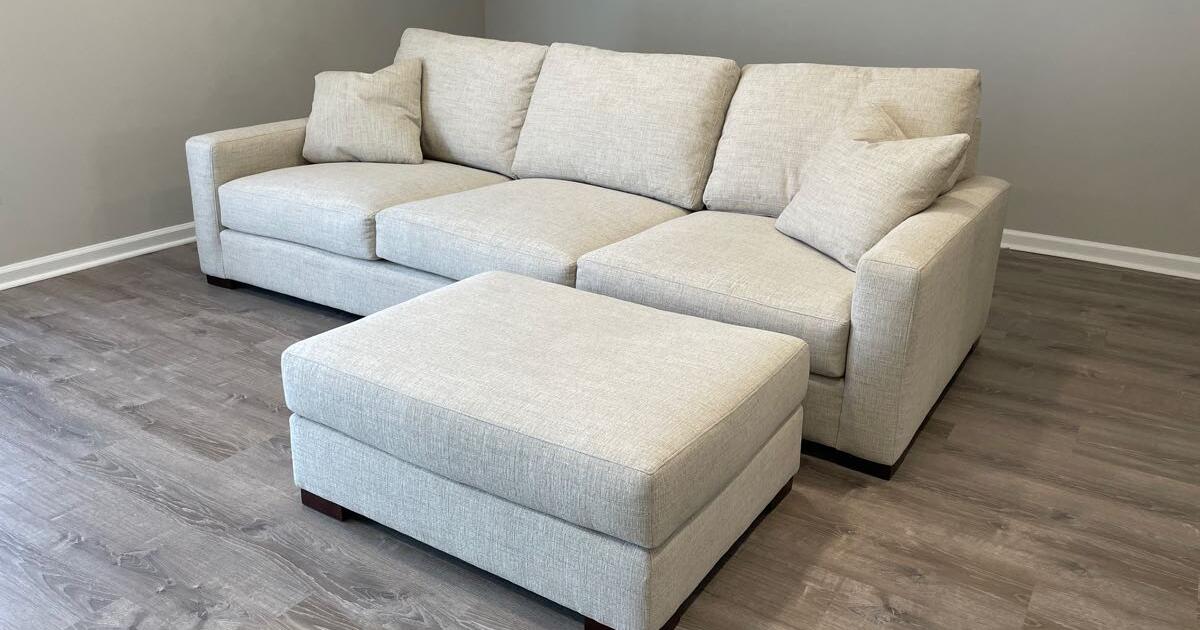 Like New Havertys 3 Seat Destinations Beige Sofa Couch with Ottoman