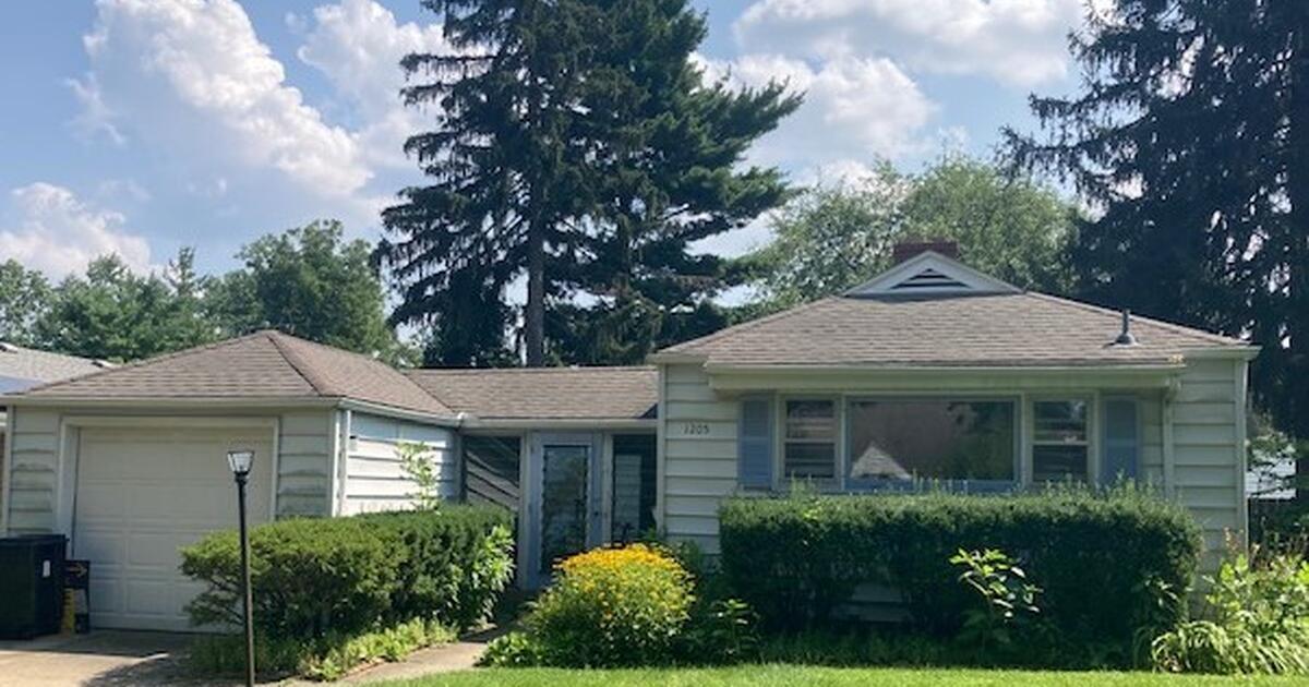 Clark Park 2 bedroom home for 185000 in Champaign, IL For Sale