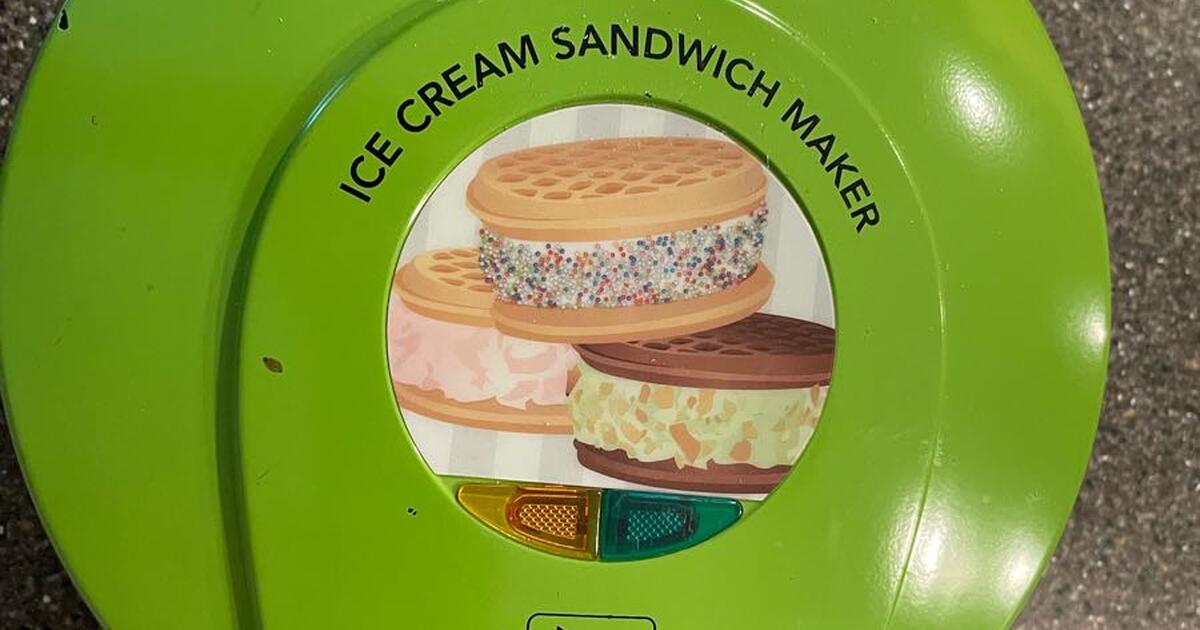 Ice cream Sandwich maker for 10 in New Port Richey, FL For Sale