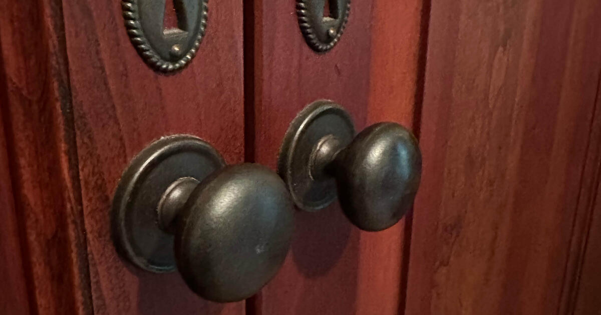 LEXINGTON Armoire Bob Timberlake Cherry Entertainment Center for 325