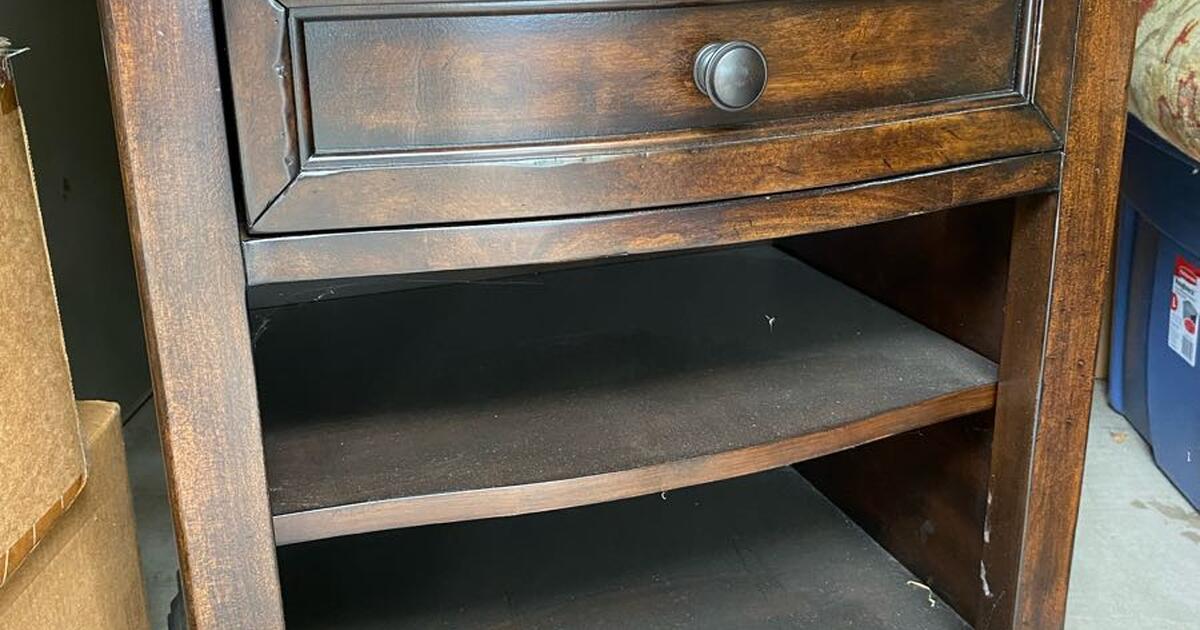 Set of 2 Pottery Barn nightstands for 100 in Whittier, CA Finds