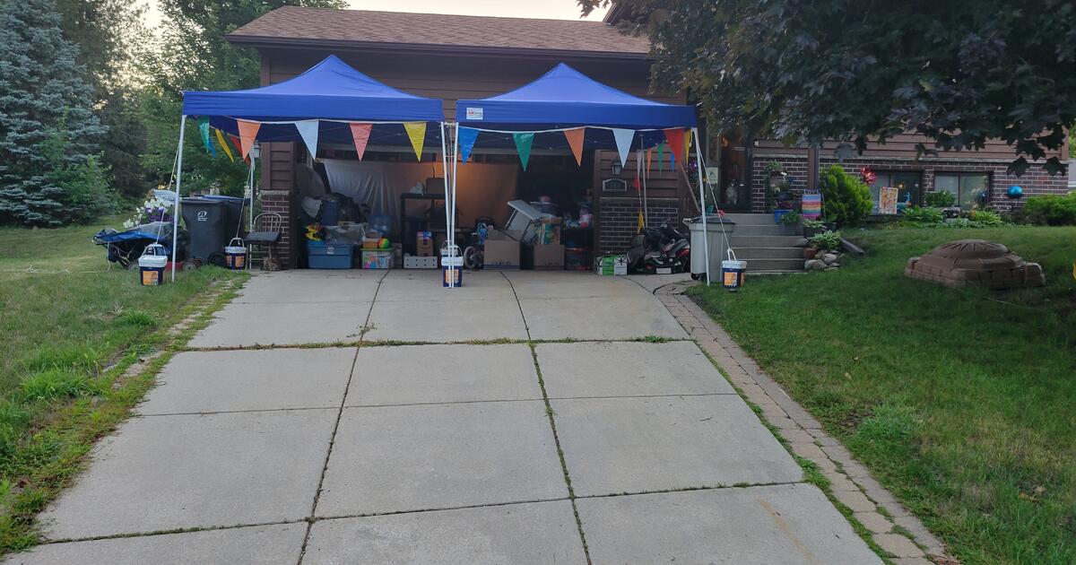 Double Tent Garage Sale for Free in Waukesha, WI Finds — Nextdoor