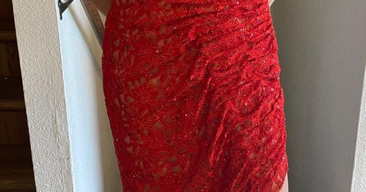 Prom dresses 100 a piece for 100 in Billings, MT For Sale & Free