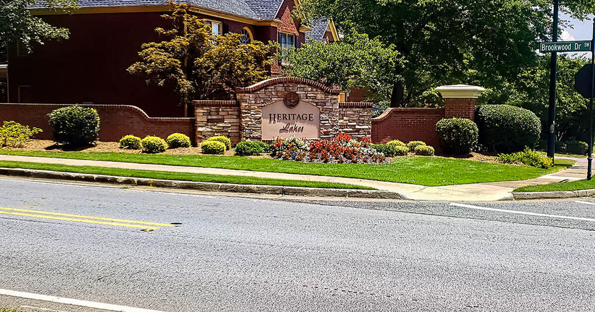 MultiFamily Garage Sale Heritage Lakes for Free in Mableton, GA