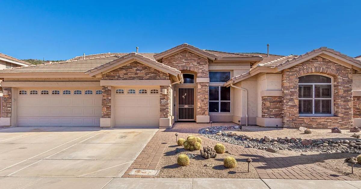 House for rent in Arrowhead Lakes for 3000 in Glendale, AZ For Sale
