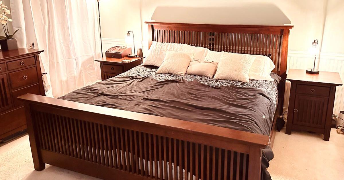 Beautiful, Mission Style King Sized Bed frame, 2 Nightstands, & Bench