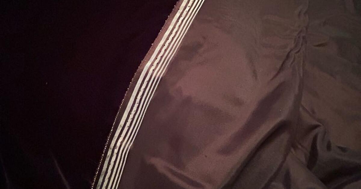 velvet-fabric-deep-purple-black-irvington-or-near-northside-benefits