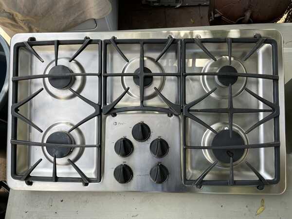 Cook-top/Range (gas) GE Profile For $160 In Inglewood, CA | For 