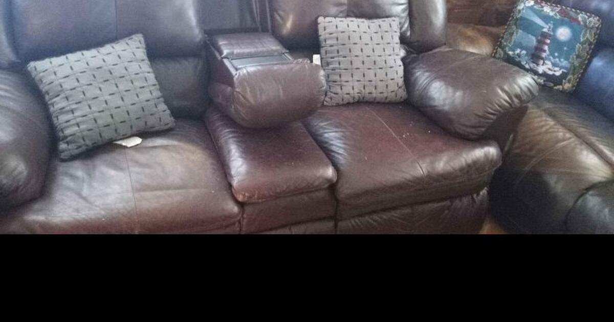 Leather couch for 200 in Wilmington, NC Finds — Nextdoor
