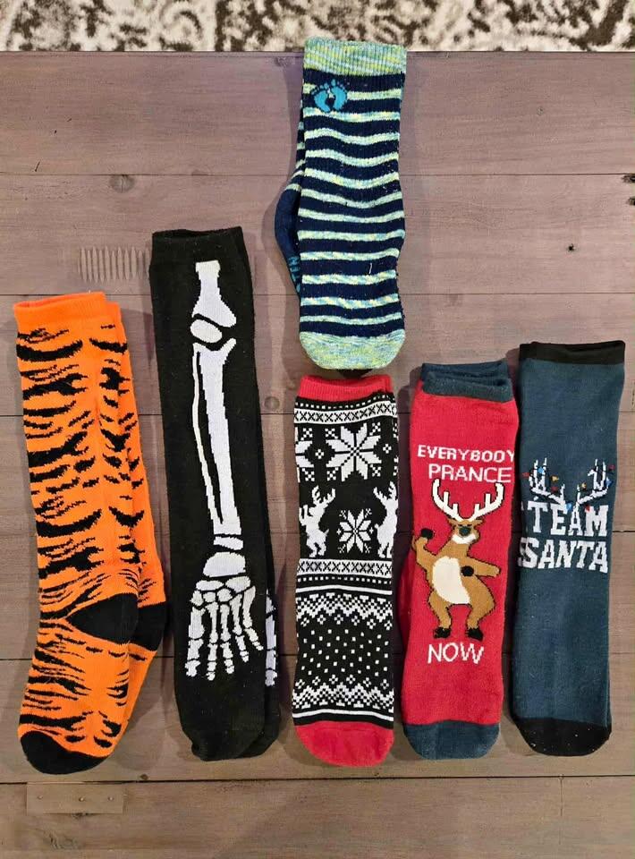 Boys MEDIUM Christmas, Halloween socks
