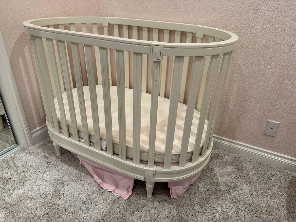 Pottery barn 2025 oval crib