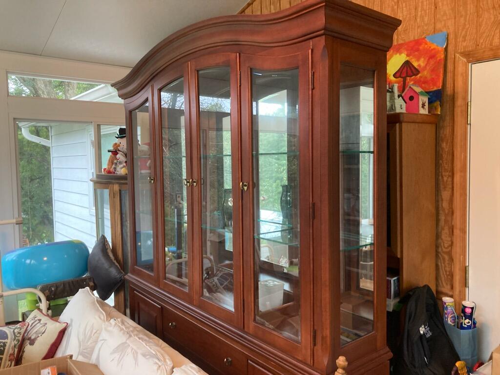 Free Beautiful Two Piece Solid Cherry China Cabinet In Excellent   40ed0fcb72bdca020b6d317dfab07248.JPG