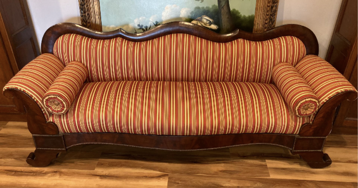Victorian style couch for 500 in Anacortes, WA For Sale & Free — Nextdoor