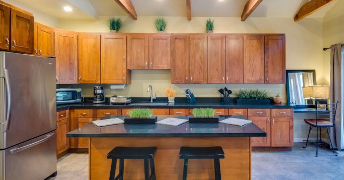 Rental Beautiful Downtown Los Gatos Bungalow for 159 in Los Gatos