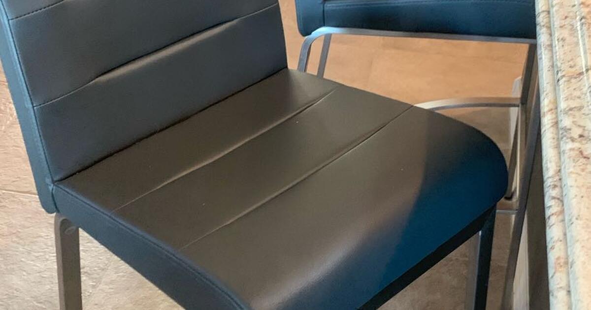Beautiful “ like new”modern bar stools for 125 in Surprise, AZ For