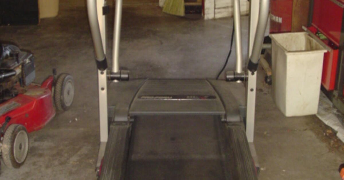 Treadmill ProForm 345S Crosswalk Treadmill for Free in Federal