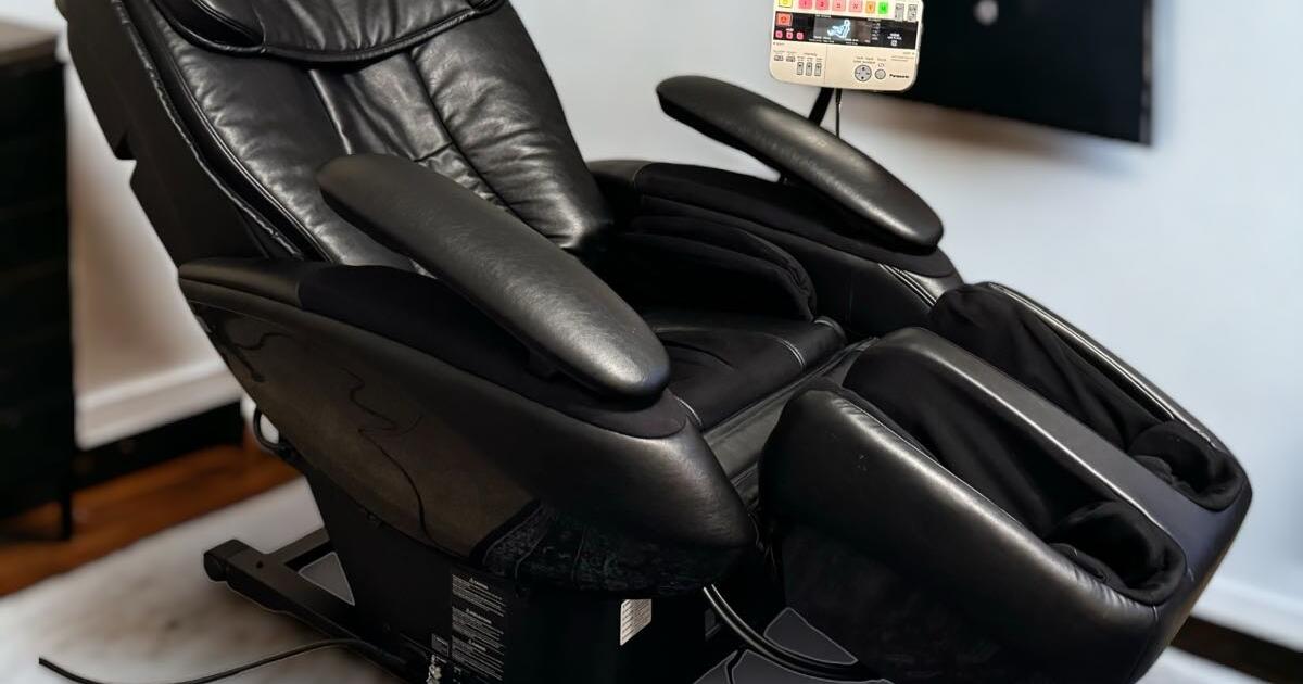 Panasonic Real Pro Elite EP3513 Massage Chair Black Faux Leather