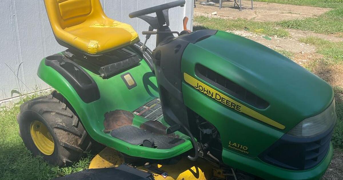 John Deere LA110 Riding mower for 315 in Lexington, KY For Sale
