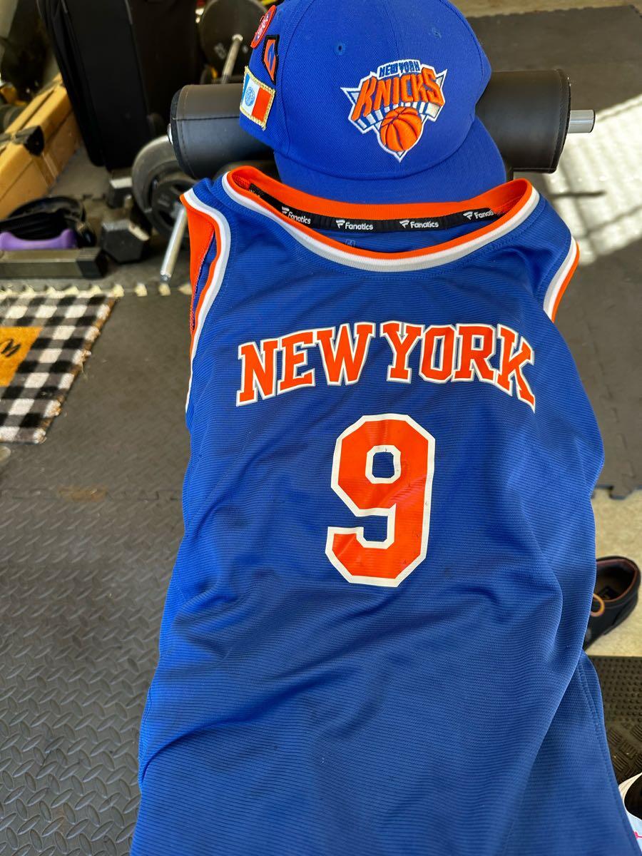 New York Knicks Jersey and Cap