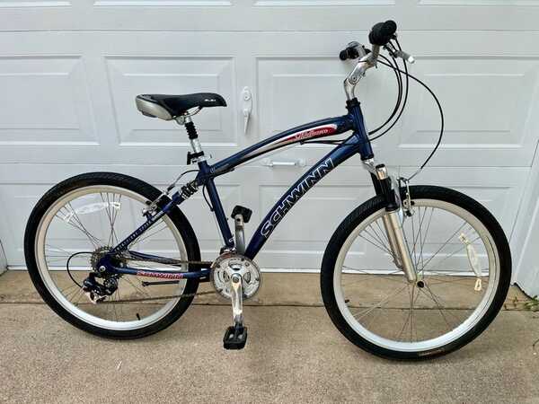 schwinn midtown bicycle Men's Trailway 700c/28" Hybrid Bike Spend a day on the town with the Junction hybrid bike by Schwinn Schwinn Midtown comfort bike