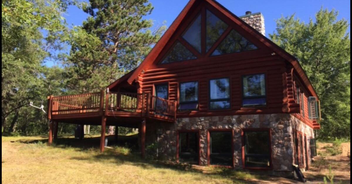 Cabin for rent short term vacation rental in Fenton, MI For Sale