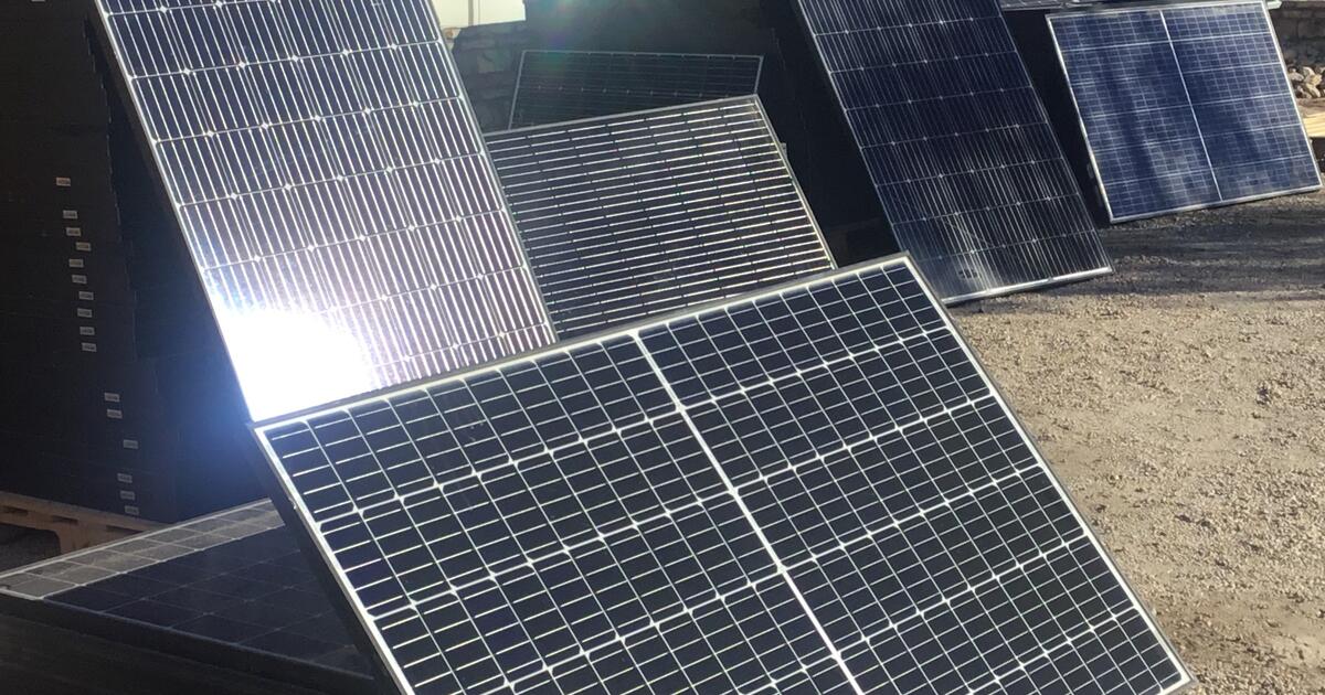 30-35-solar-panels-9-10-a-watt-for-30-in-yuma-az-for-sale