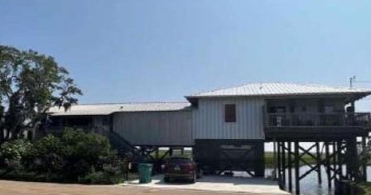 House and Lot On Carr Drive for 675000 in Slidell, LA For Sale