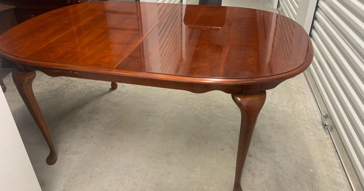 Dining Room Set & Buffet for 1200 in Baton Rouge, LA For Sale & Free