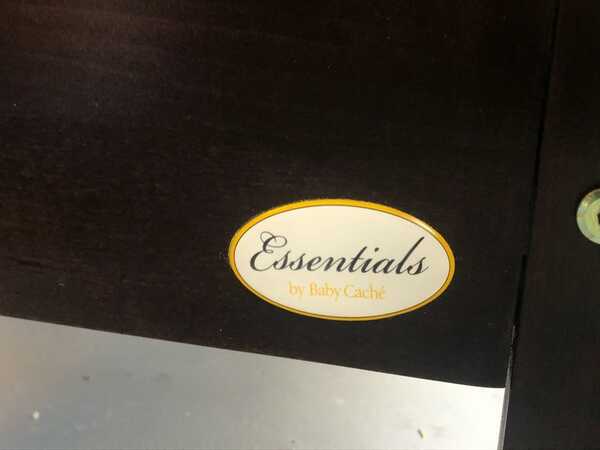 Essentials By Baby Cache Bliss Curved Top 4 in 1 Lifetime Crib