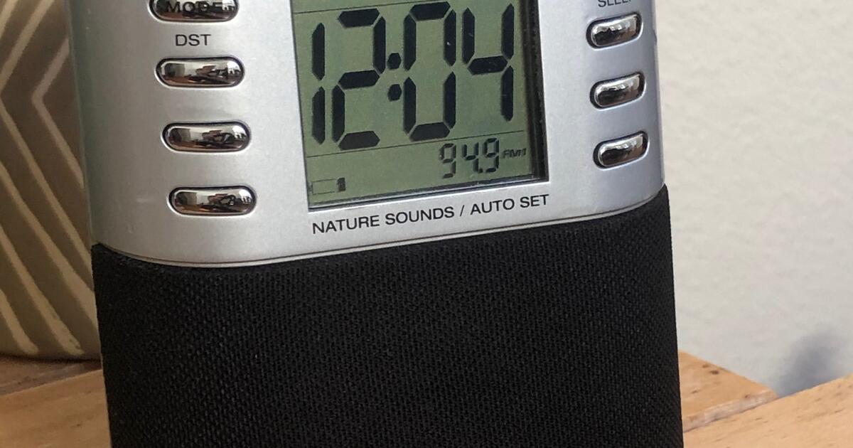 Timex T308S LCD Digital AM FM Dual Alarm Clock Radio w/ Preset And