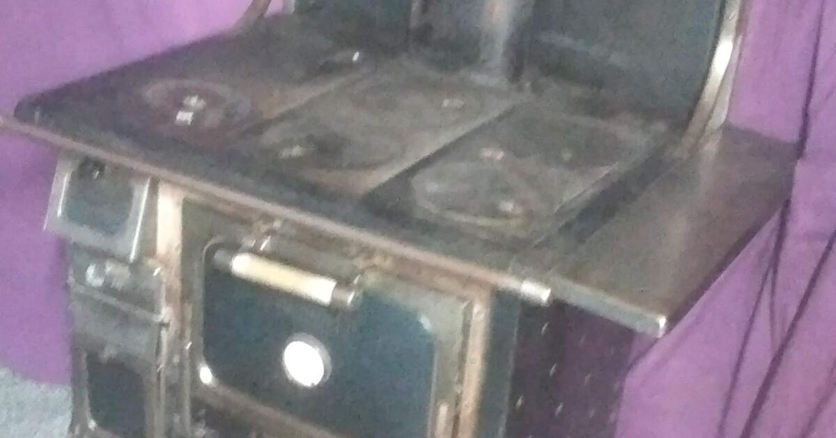 Antique Monarch Cast Iron Wood Cook Stove for 3800 in Rio Rancho, NM