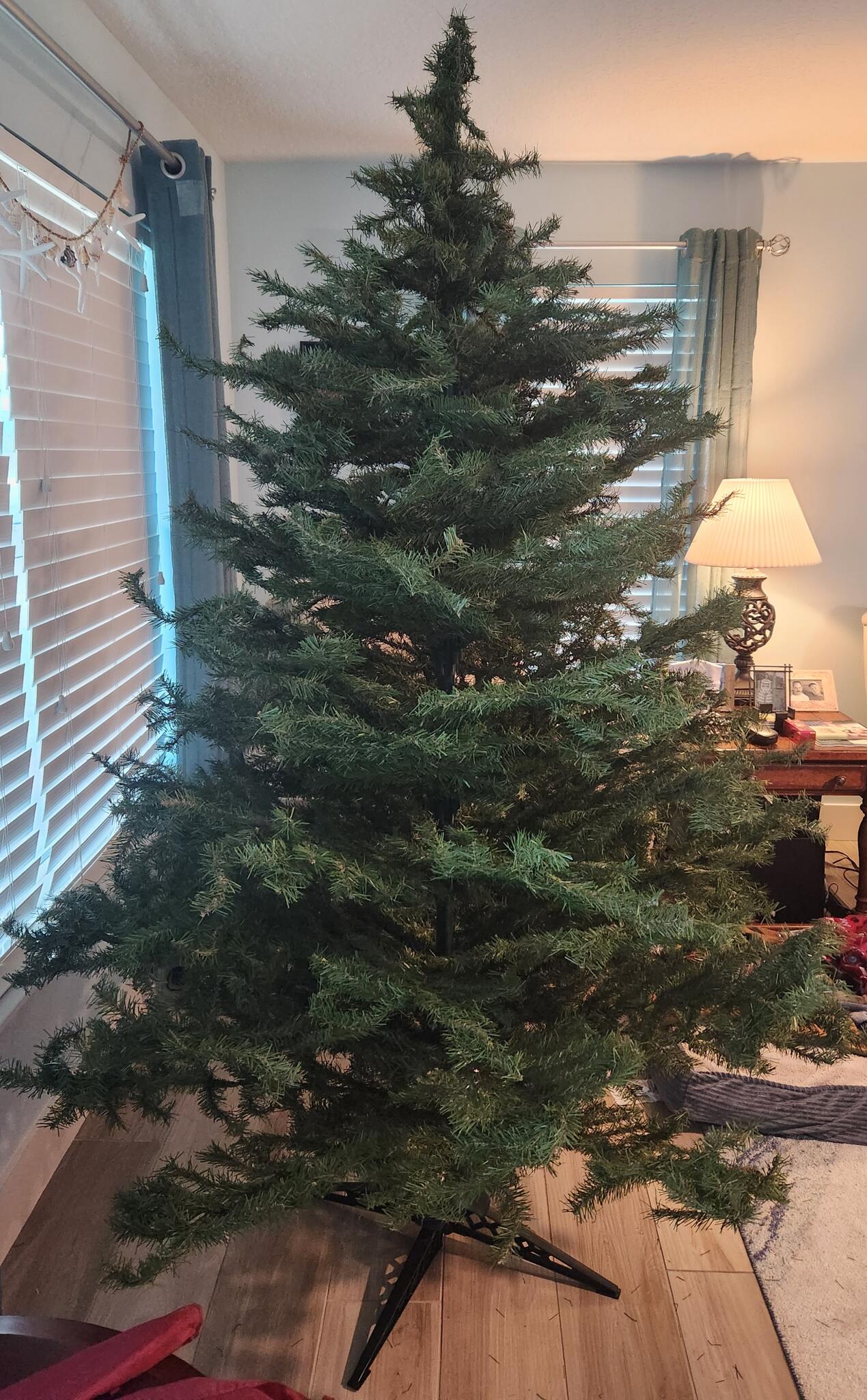 Artificial Christmas Tree for Free in New Smyrna Beach, FL For Sale & Free — Nextdoor