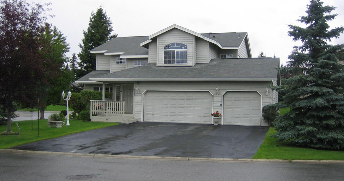 4 BR, 2.5 bath, 3 Car Garage in Southport for 649000 in Anchorage, AK