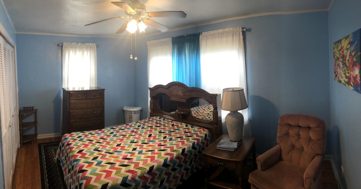 Roommate to Share Some of the Cost of Living for 650 in Youngstown, OH