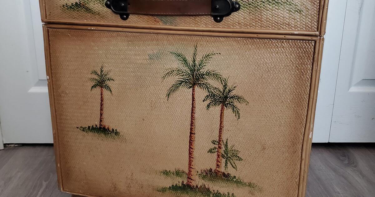 Palm Tree Storage Chest. BIG for 125 in Deltona, FL For Sale & Free