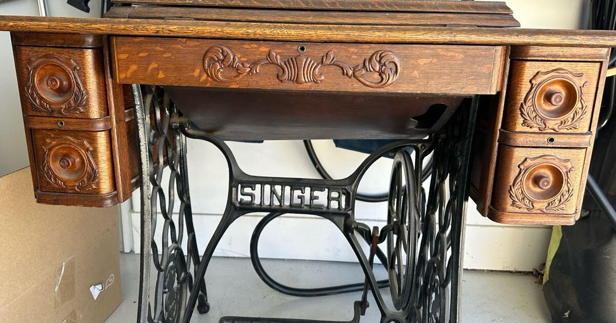 Antique Singer treadmill sewing machine for 100 in Eagle, ID For