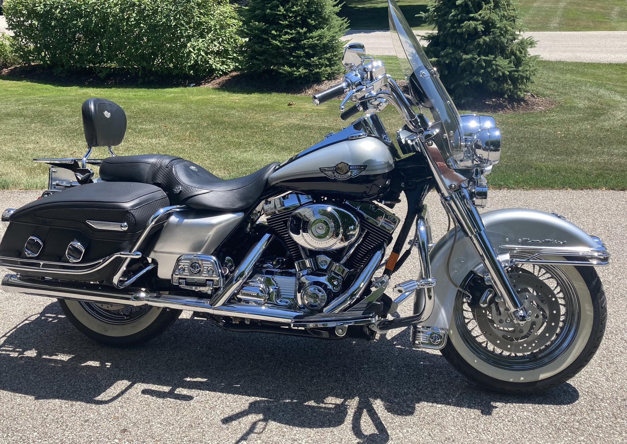 03 100th Anniversary Harley Davidson Road King Classic Motorcycle For 10 450 In Mequon Wi Finds Nextdoor