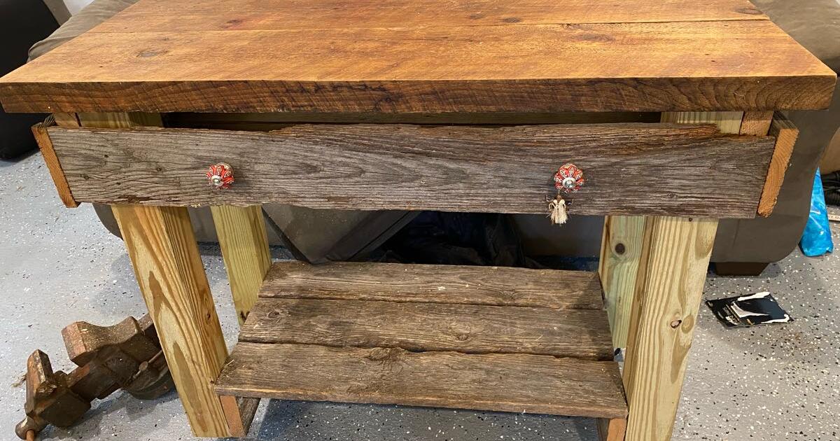 Rustic Kitchen Island On Wheels For Free In Middle Grove Ny For Sale Free Nextdoor