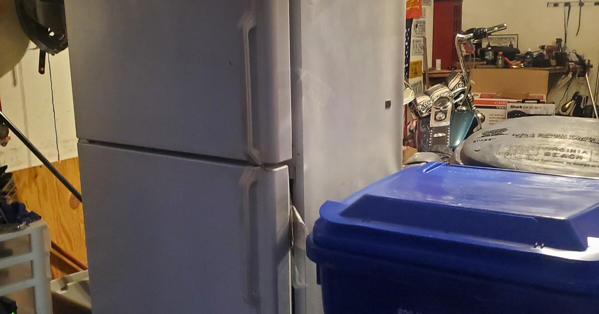 Garage Fridge/freezer for 100 in Virginia Beach, VA For Sale & Free