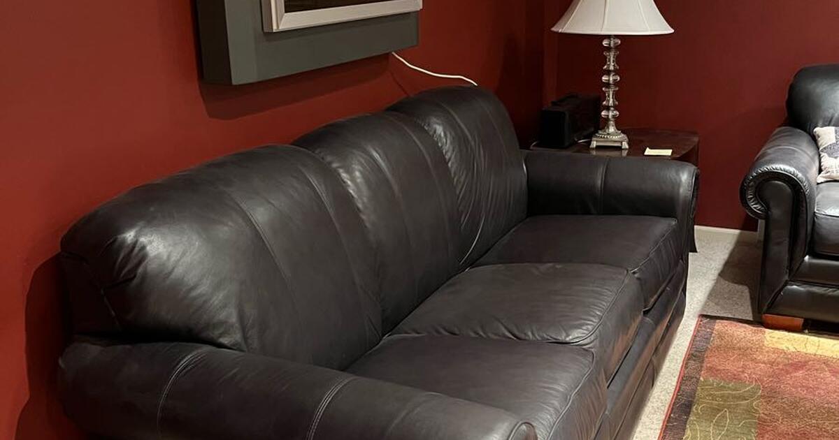 Leather sofa bed for 25 in Catasauqua, PA For Sale & Free — Nextdoor