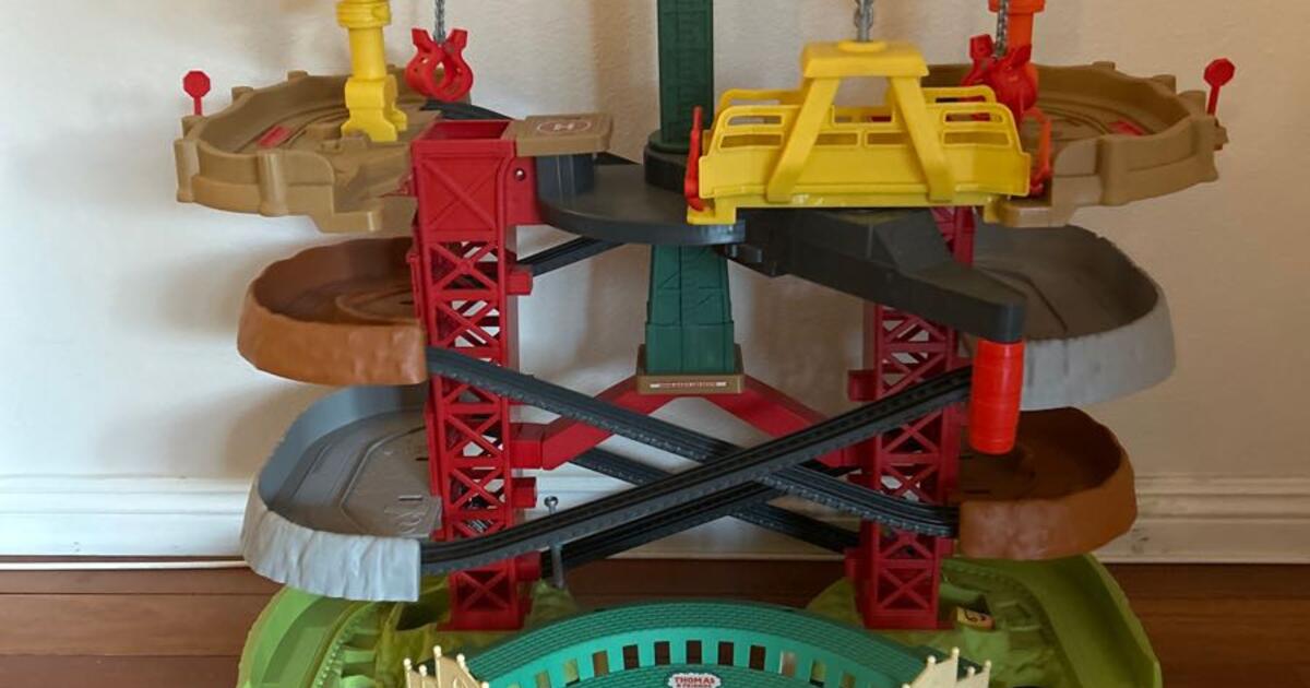 Thomas & Friends Multi-Level Track Set Trains & Cranes Super Tower for ...