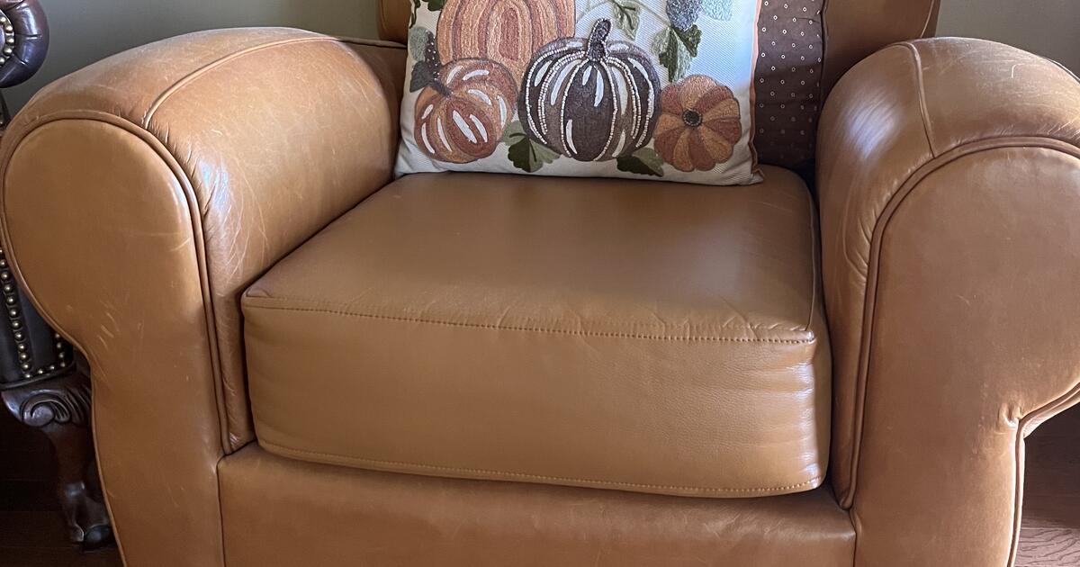 Pottery Barn Leather Chairs in Victoria, TX For Sale & Free — Nextdoor