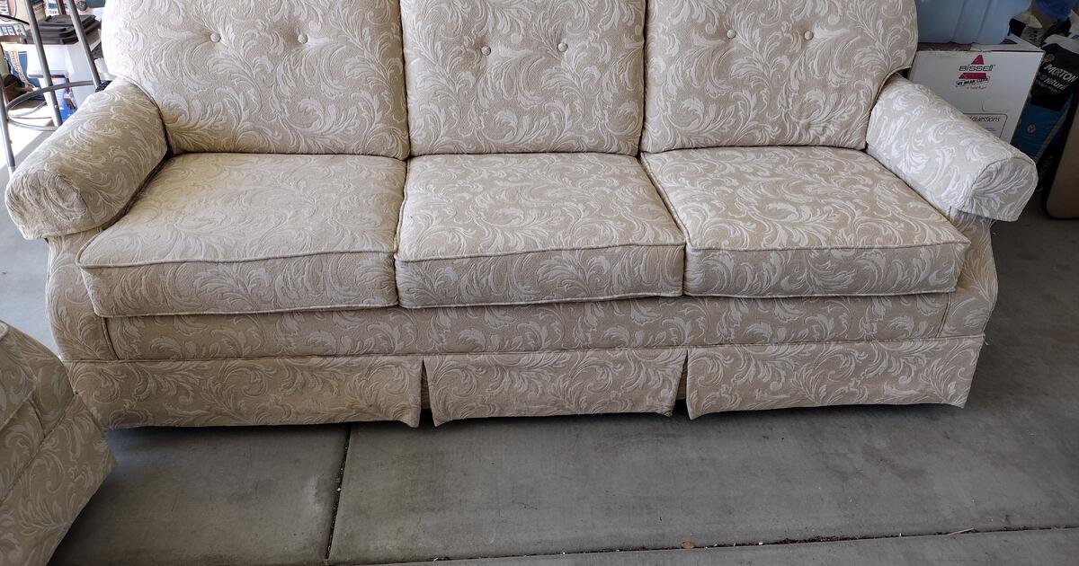 LaZBoy couch and loveseat for 100 in Sun City, AZ For Sale & Free