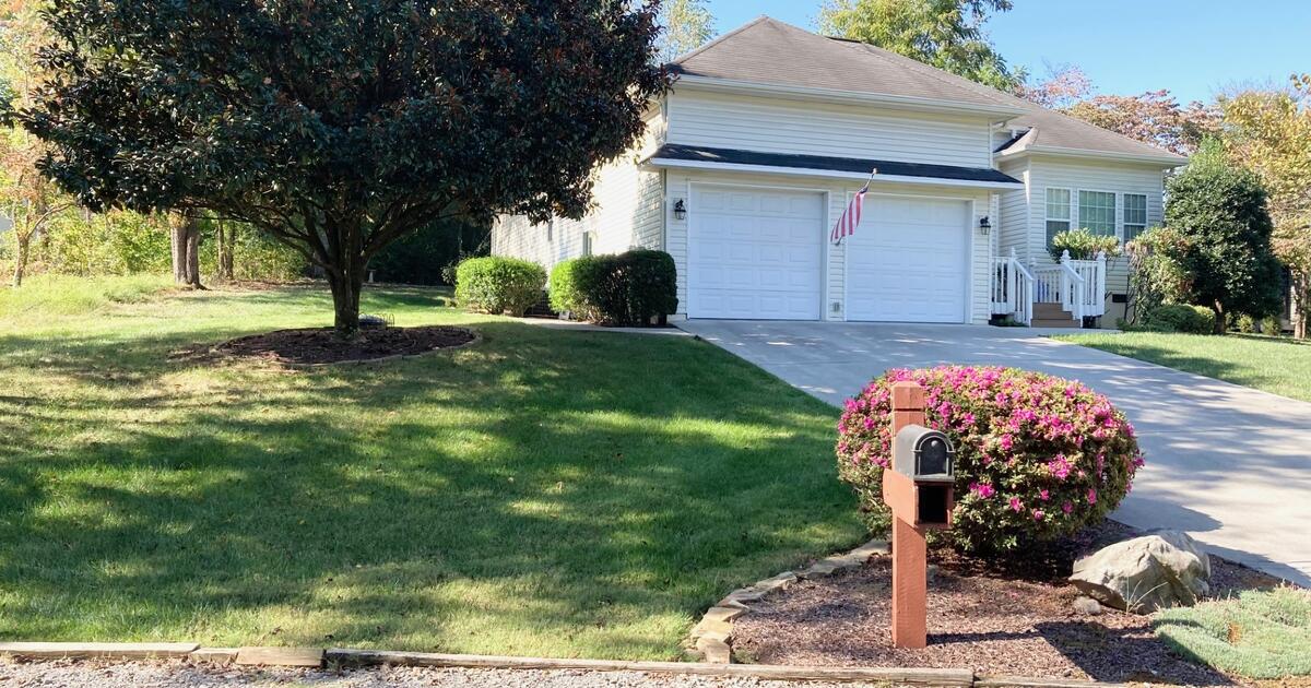 Tellico Village 3 Bdrm 2 Bath Home For Sale By Owner for 399900 in Loudon, TN For Sale & Free