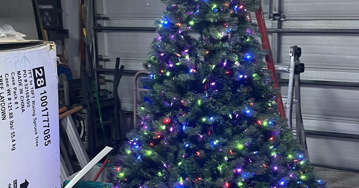 look and works great Christmas tree for 300 in Boynton Beach, FL For