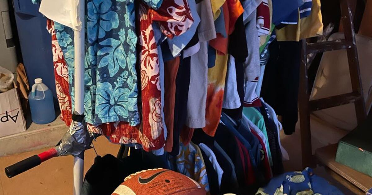 Kimball Farms Garage Sale for Free in Carpentersville, IL For Sale