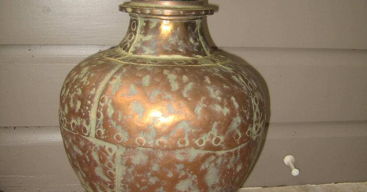 Cooper lamp hammered decorator style perfect condition for 60 in