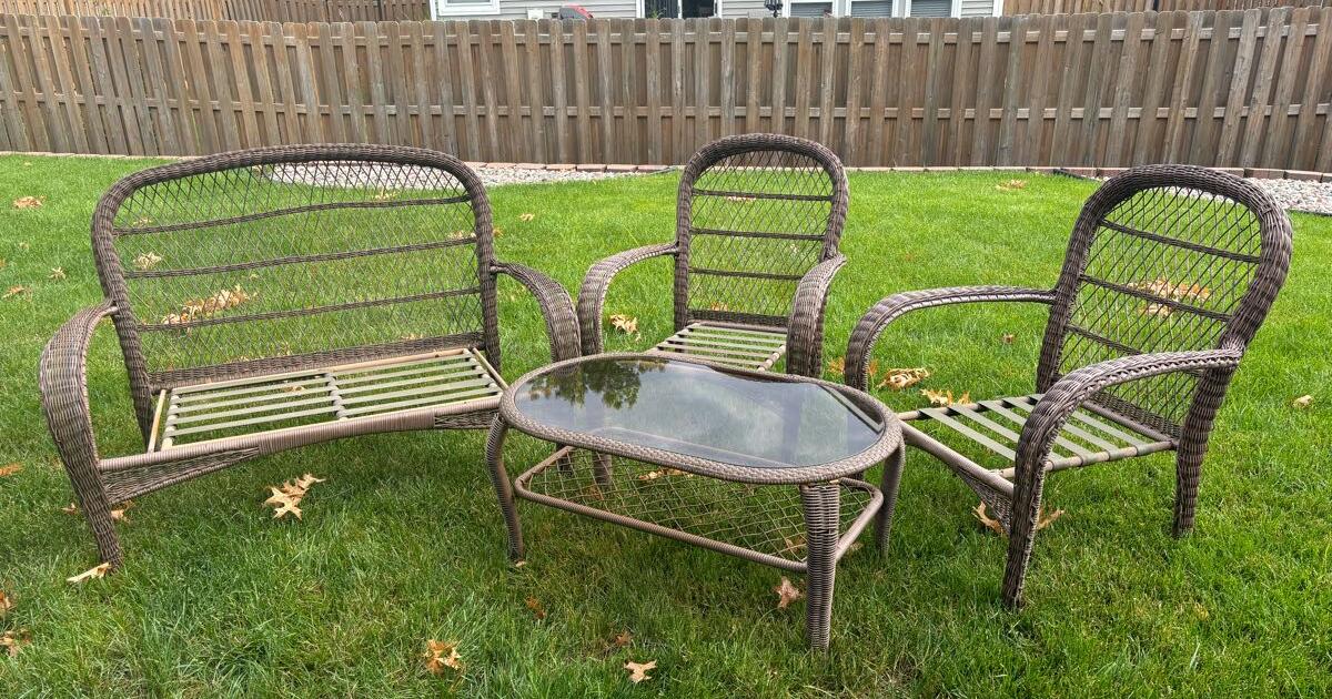 Wicker patio furniture for 50 in Shawnee, KS For Sale & Free — Nextdoor